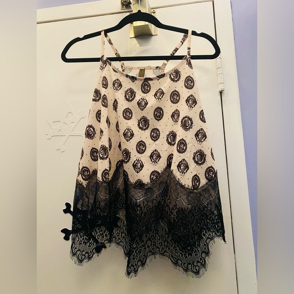 Zombies racer back tank size S/M 🖤 - Picture 5 of 10